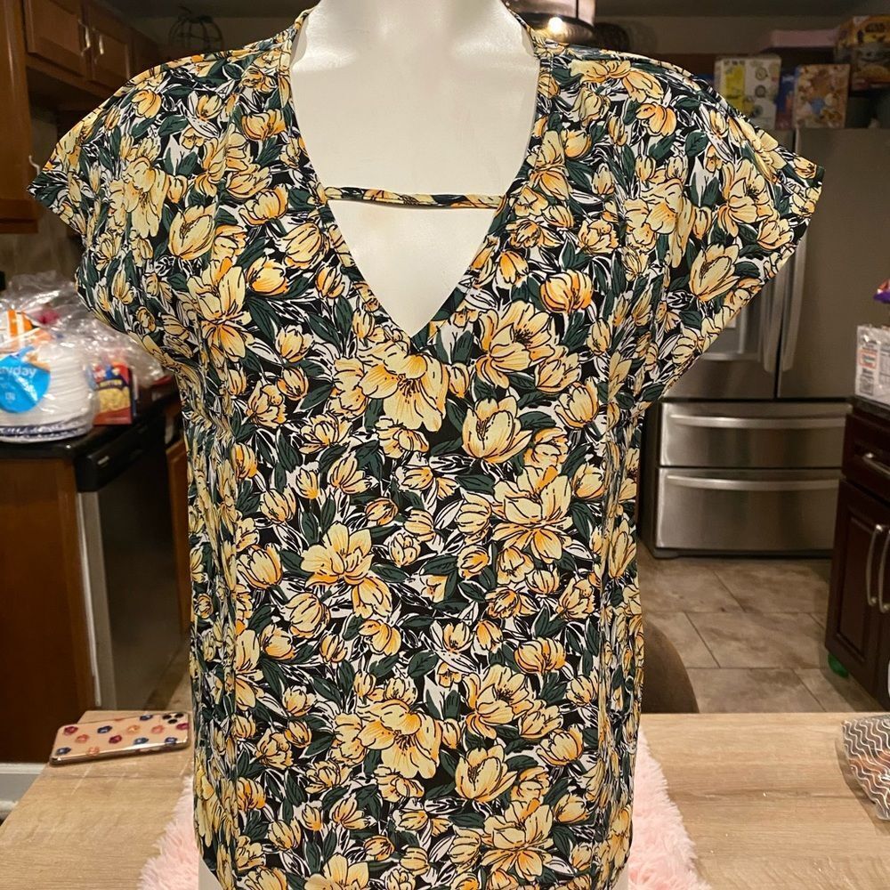 Yellow Floral V Neck Short Sleeve Blouse Womens Size Small Strappy Cutout Top